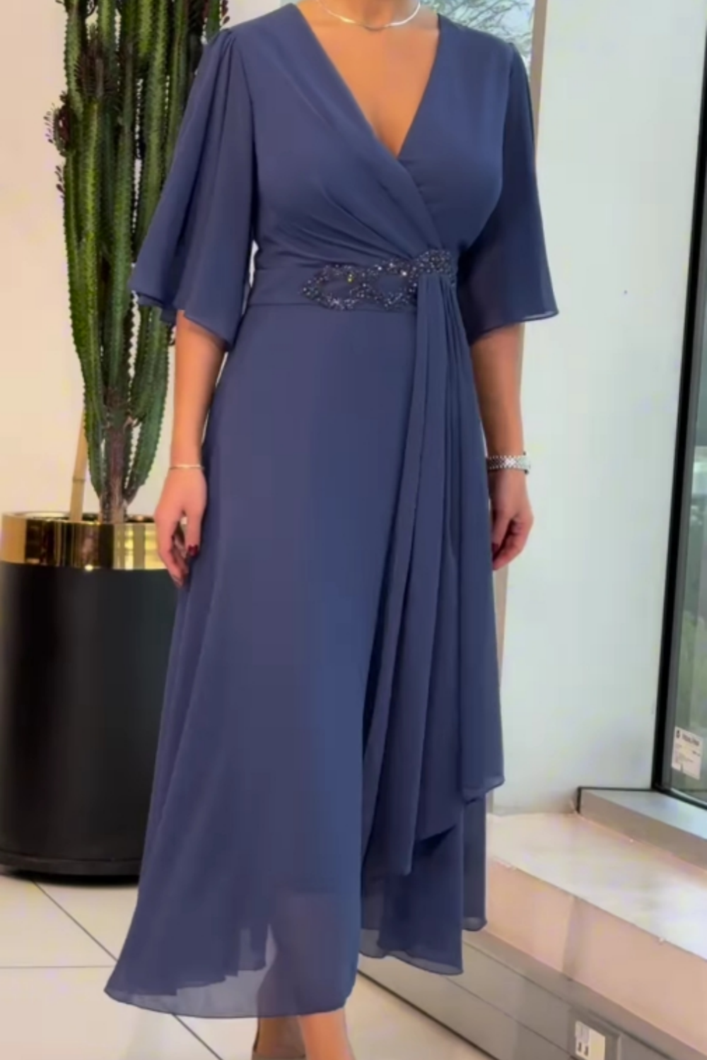 Flowing Midi Dress – Elegant Feminine Grace