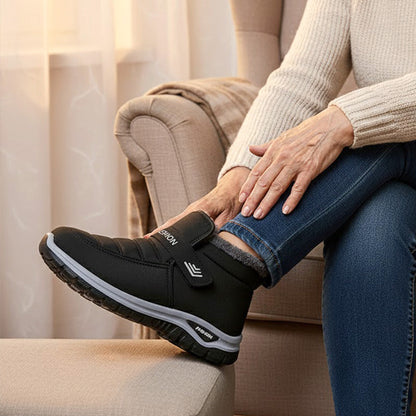 Lace-free slip-on sneakers for winter