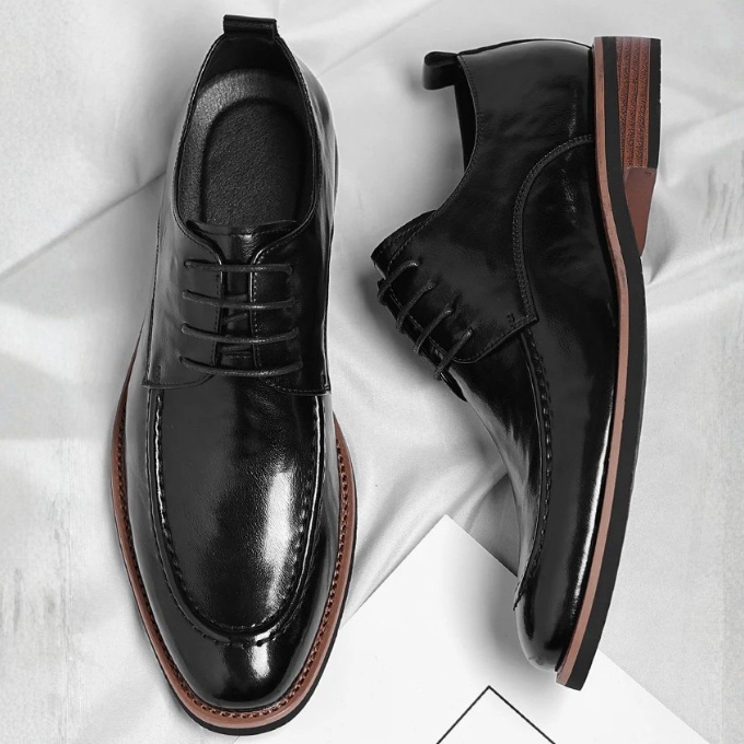 The Lorenzio Oxford Shoes with Polished Leather Refinement
