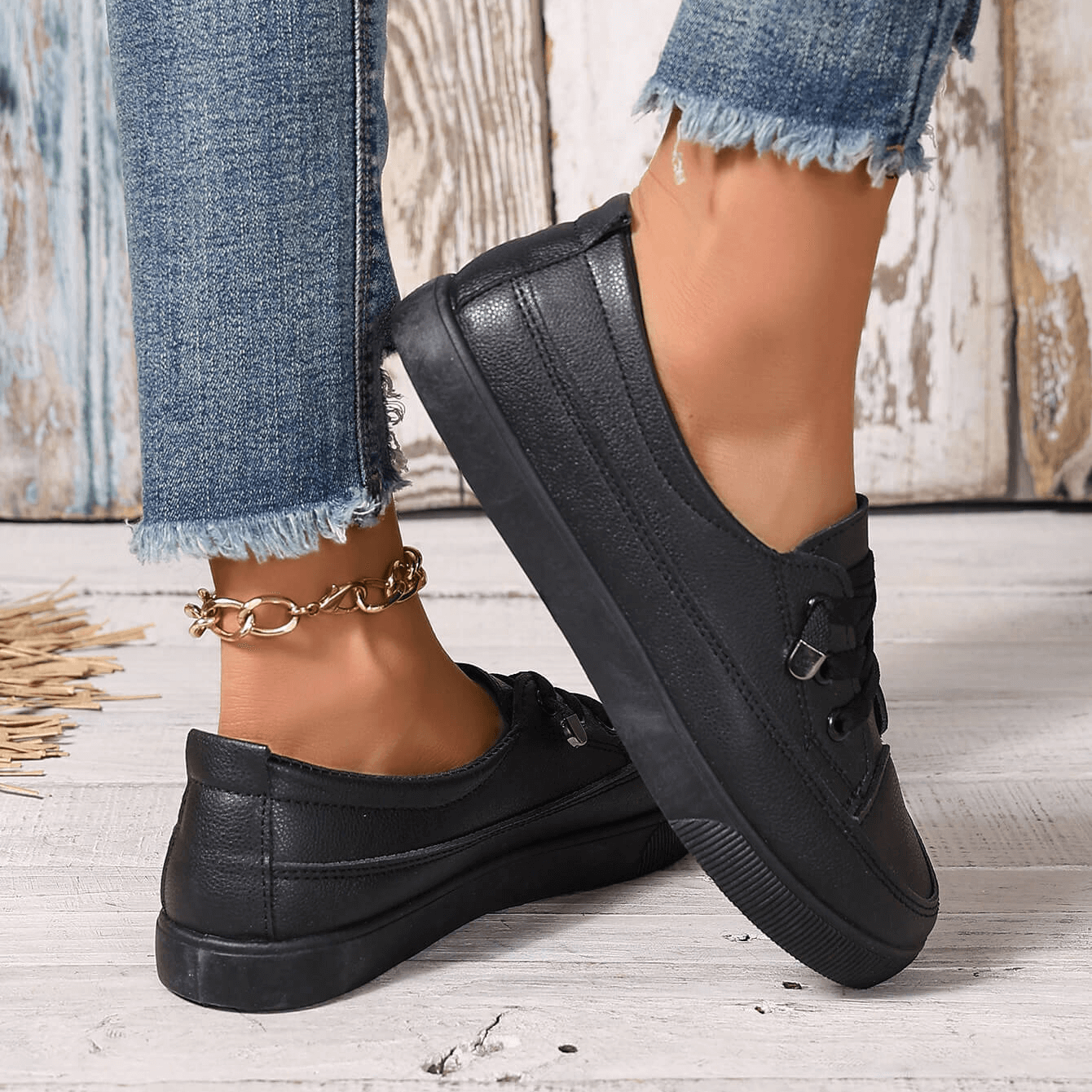 Azzy - Breathable Women's White Lace-Up Flat Shoes
