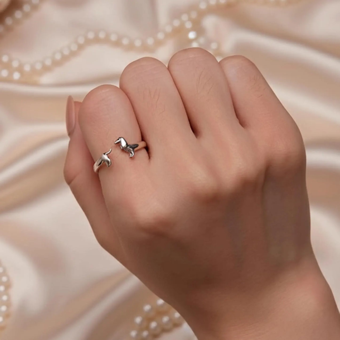 Delicate Dachshund Ring in Silver