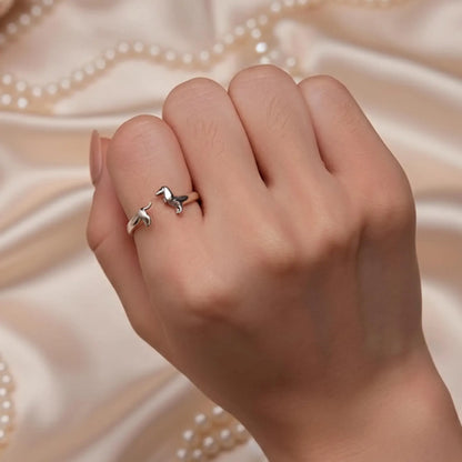 Delicate Dachshund Ring in Silver