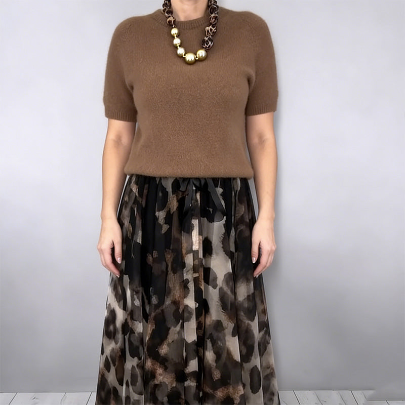 Two-Piece Women's Set Comprising a Sweater and a Flowing Skirt with Leopard Print
