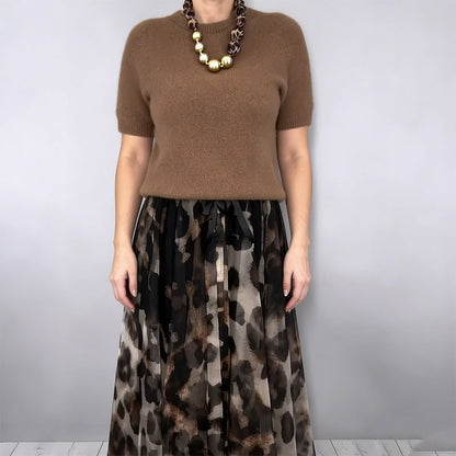 Two-Piece Women's Set Comprising a Sweater and a Flowing Skirt with Leopard Print