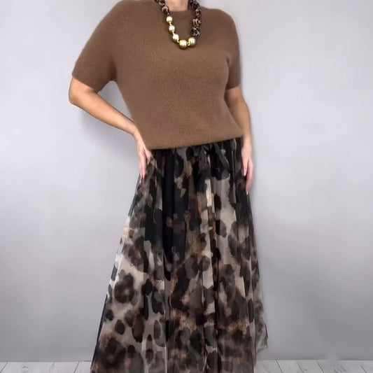 Two-Piece Women's Set Comprising a Sweater and a Flowing Skirt with Leopard Print