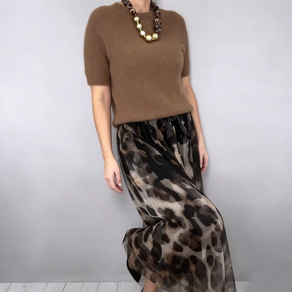 Two-Piece Women's Set Comprising a Sweater and a Flowing Skirt with Leopard Print