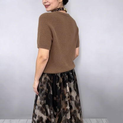Two-Piece Women's Set Comprising a Sweater and a Flowing Skirt with Leopard Print